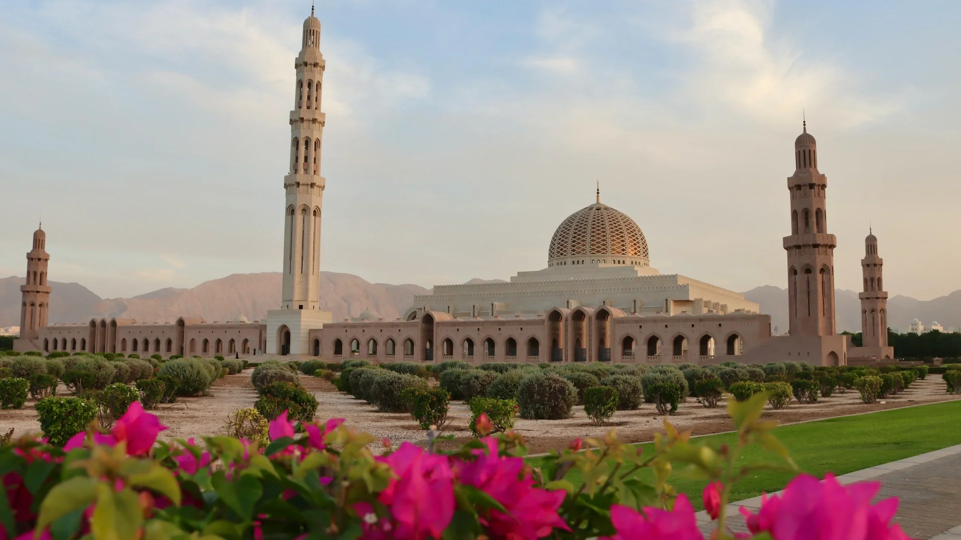Sultan Qaboos Grand Mosque, Muscat, Oman